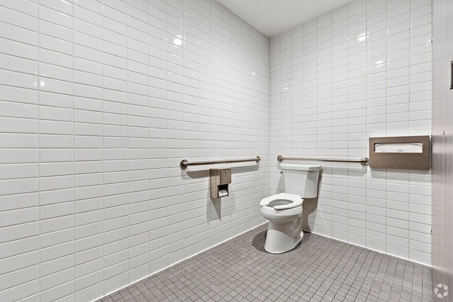 More Photos Of 699 Veterans Blvd, Redwood City Office For Lease