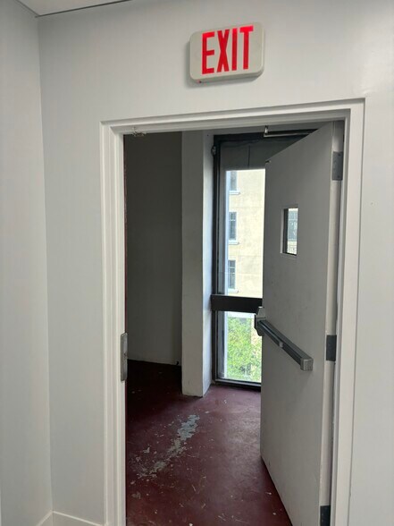 More Photos Of 1701 Ponce De Leon Blvd, Coral Gables Office For Lease