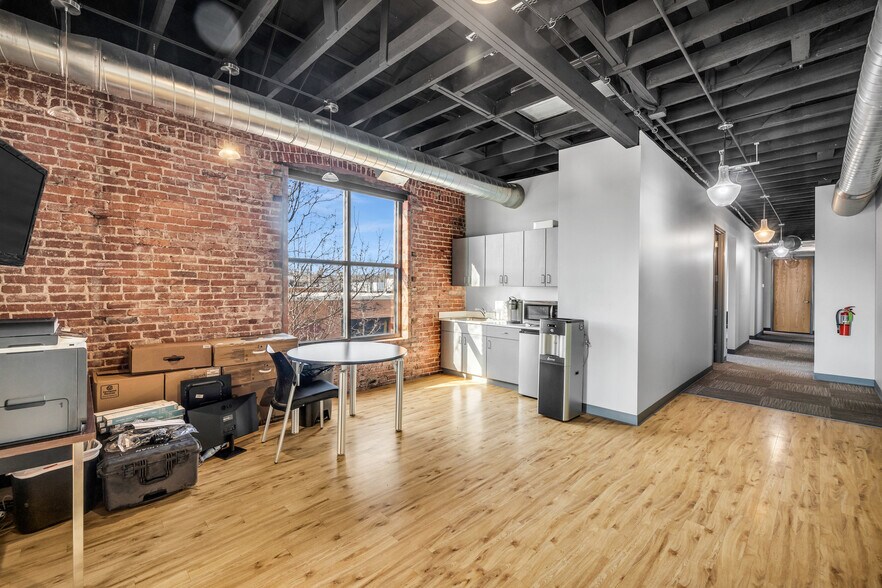 More Photos Of 201 E Hobson Ave, Sapulpa Loft Creative Space For Sale