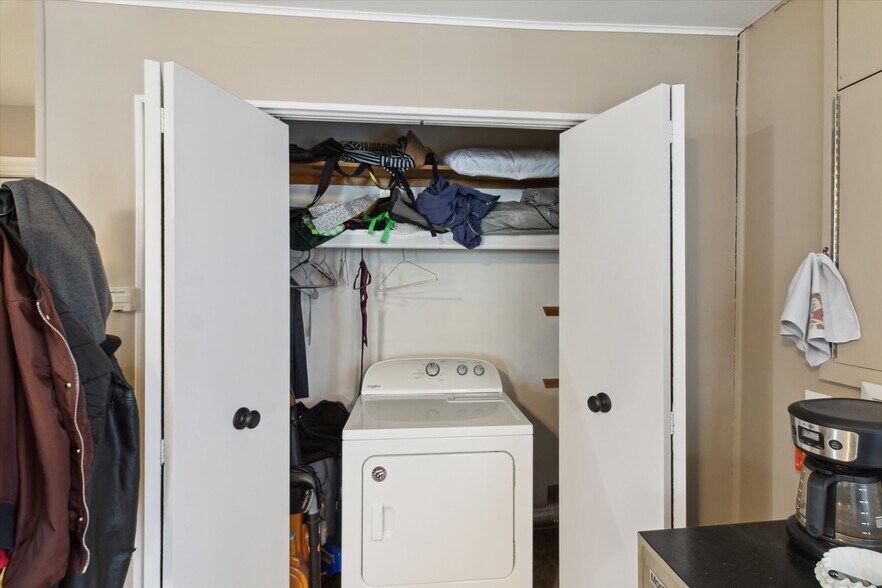 More Photos Of 28080 Waltz Rd, New Boston Restaurant For Sale