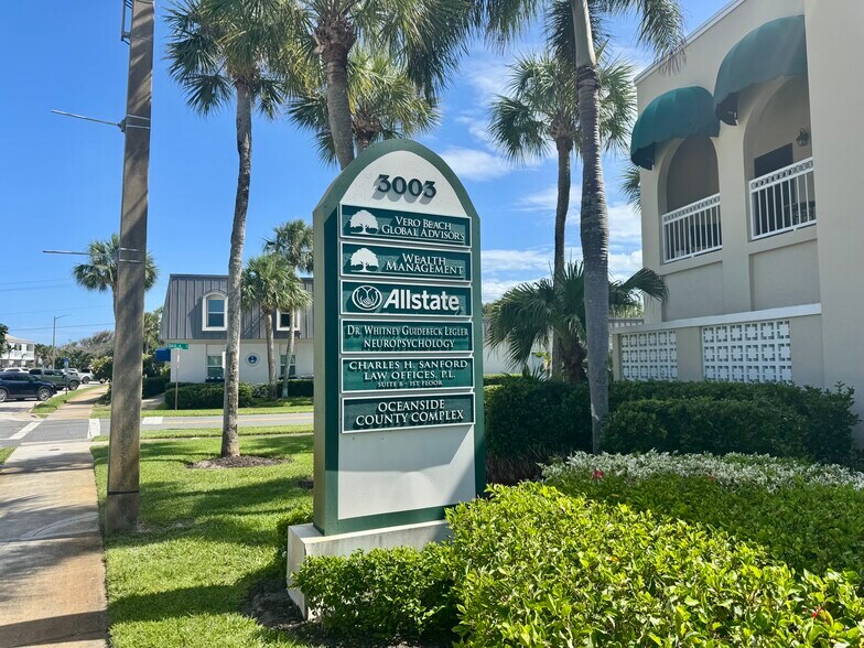 More Photos Of 3003 Cardinal Dr, Vero Beach Office For Sale