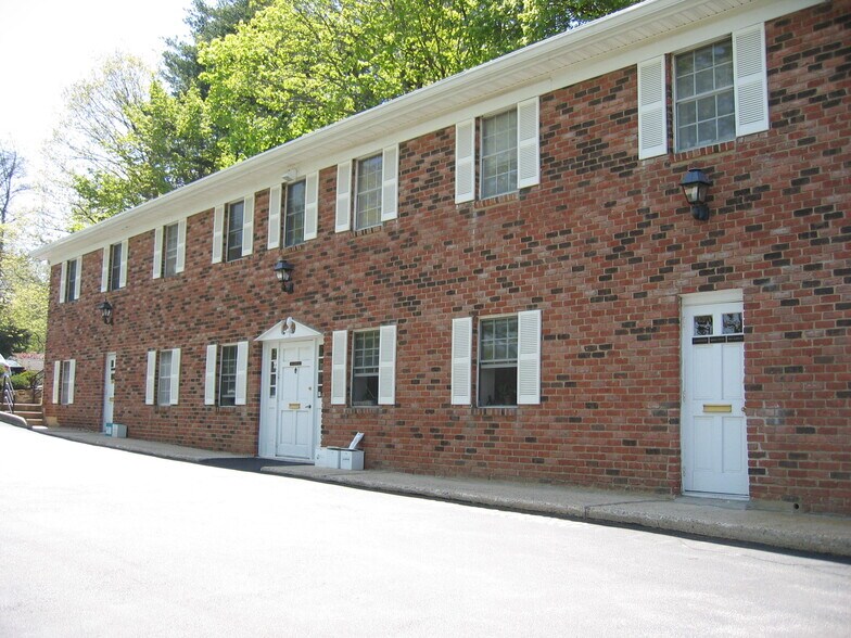 More Photos Of 160 N State Rd, Briarcliff Manor Village Medical For Lease