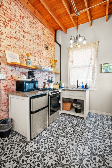 More Photos Of 1137 Arizona Ave, El Paso Apartments For Sale