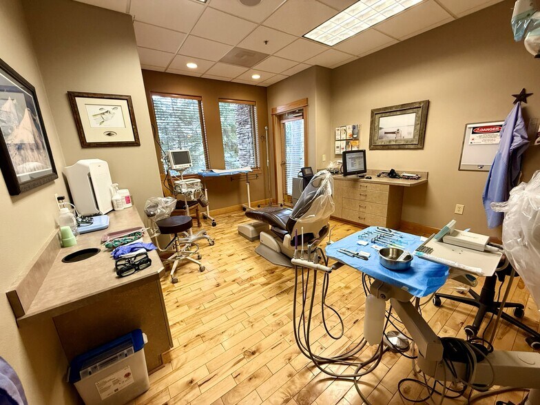 More Photos Of 1569 SW Nancy Way, Bend Medical For Lease