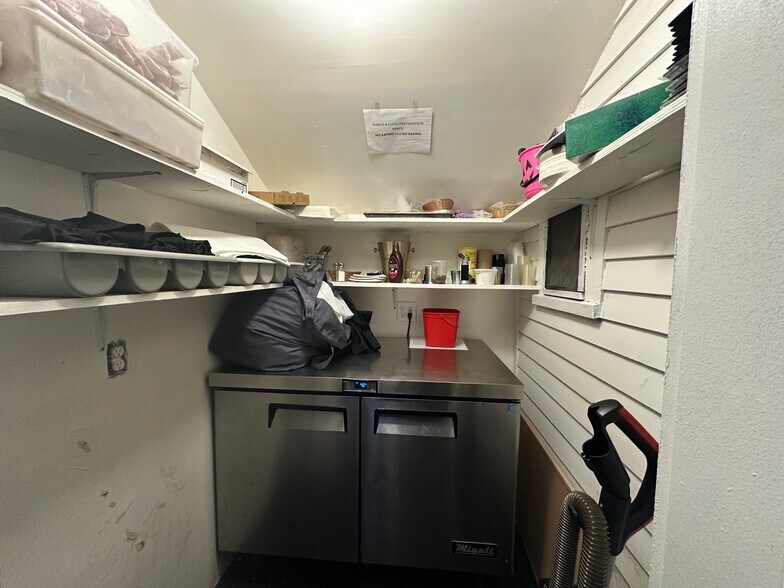 More Photos Of 131 Church St, Granville Specialty For Sale