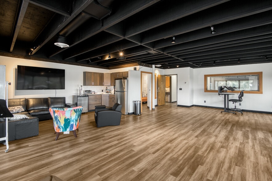 More Photos Of 12290 SW Main St, Portland Office For Sale