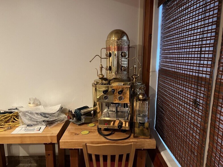 More Photos Of 281 Fernbridge Dr, Fortuna Restaurant For Sale