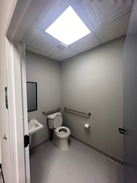 More Photos Of 1785 E Park Place Blvd, Stone Mountain Unknown For Lease