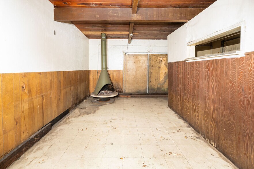 More Photos Of 4712 International Blvd, Oakland Specialty For Sale