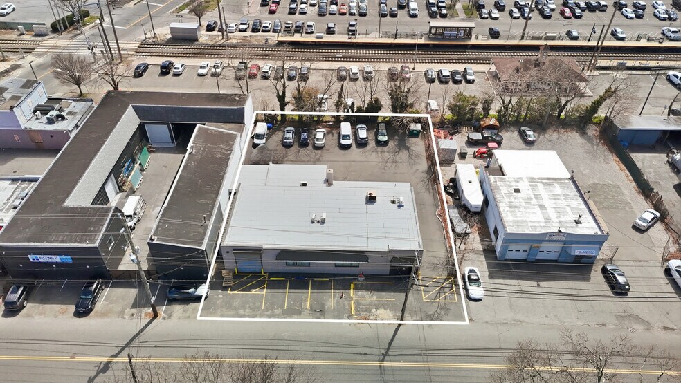Primary Photo Of 384 Moffitt Blvd, Islip Warehouse For Sale