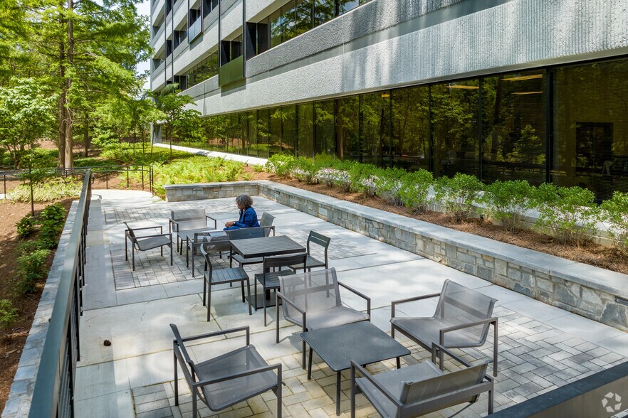 More Photos Of 1150 Lake Hearn Dr NE, Atlanta Unknown For Lease