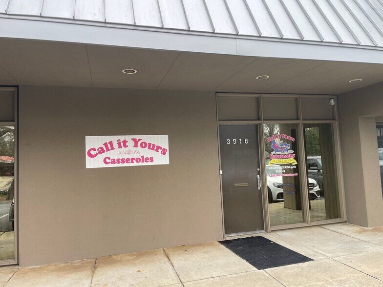 More Photos Of 3918 Rosemont Dr, Columbus Storefront For Sale