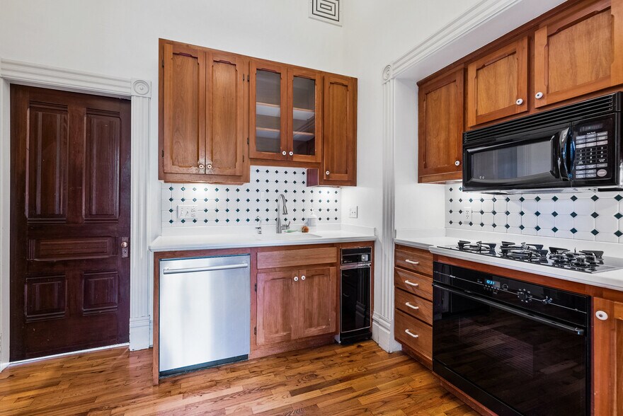 More Photos Of 603 Mission St, Santa Cruz Office For Sale