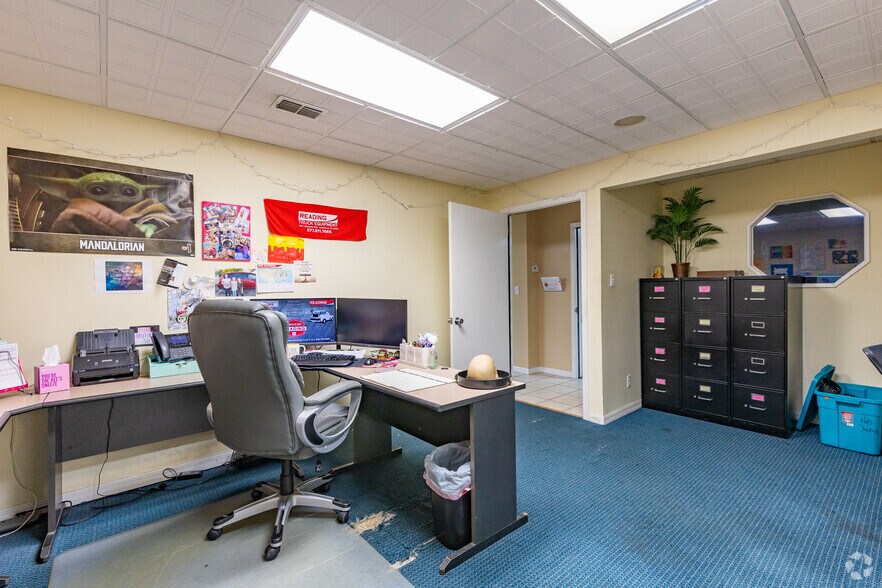 More Photos Of 1400 L and R Industrial Blvd, Tarpon Springs Unknown For Lease