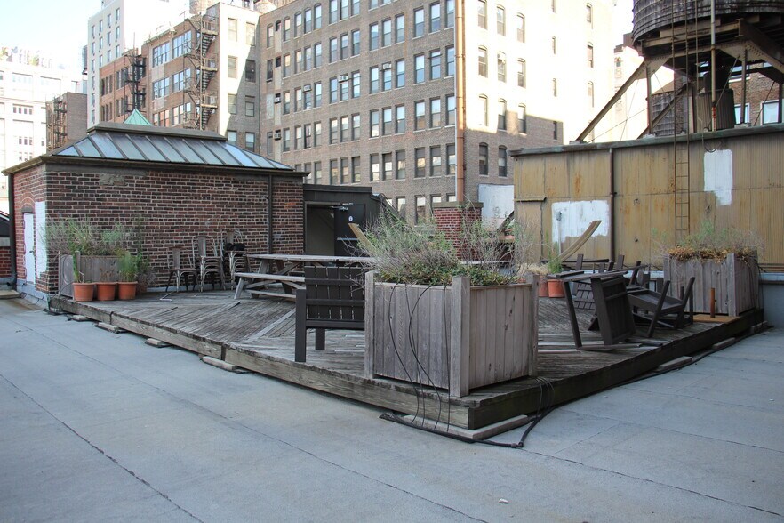 More Photos Of 127 W 24th St, New York Loft Creative Space For Sale