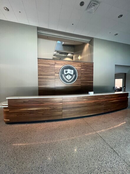 More Photos Of 1000 Fianna Way, Fort Smith Office For Lease