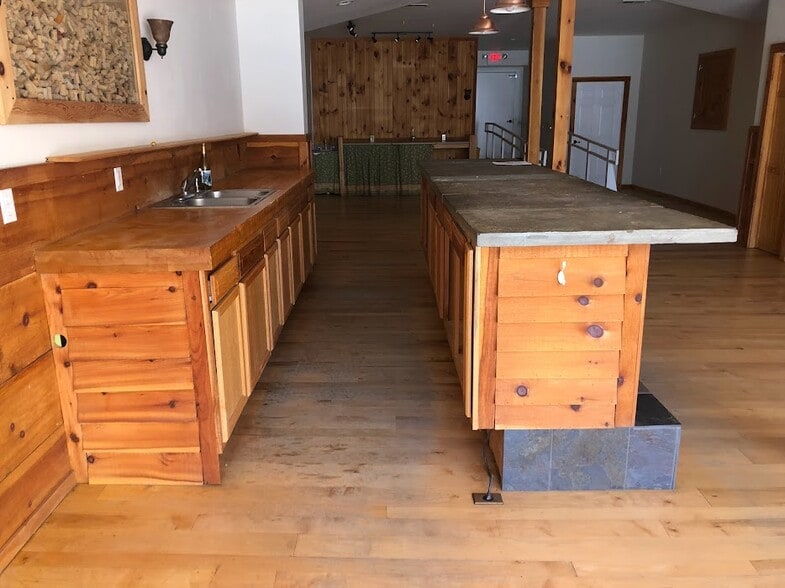 More Photos Of 121-125 N Main St, Woodstock Storefront Retail Residential For Sale