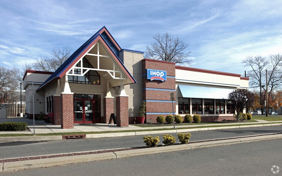 More Photos Of 3081 Rte 27, Franklin Park Unknown For Lease