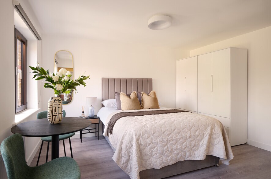 More Photos Of 12 Bryant St, London Apartments For Sale