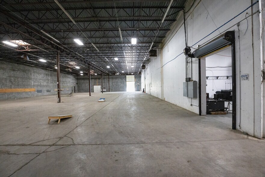 More Photos Of 12 Elmwood Rd, Menands Distribution For Lease