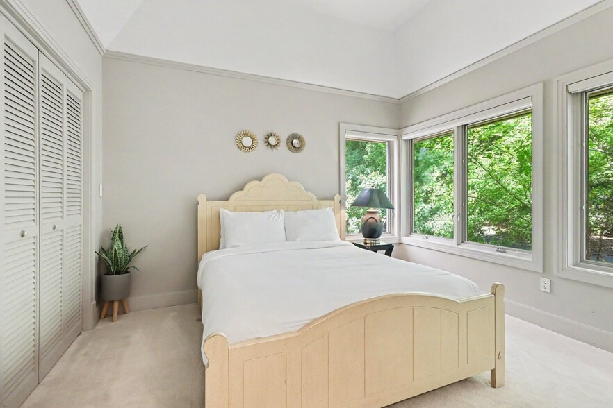 More Photos Of 390 Saddleback Knl, Nellysford Specialty For Sale