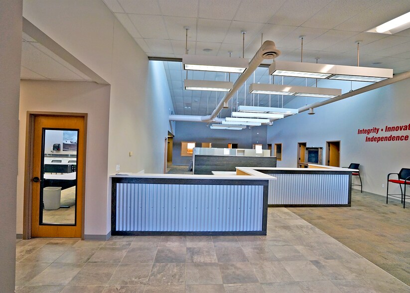 More Photos Of 940 E Wine Country Rd, Grandview Office For Lease
