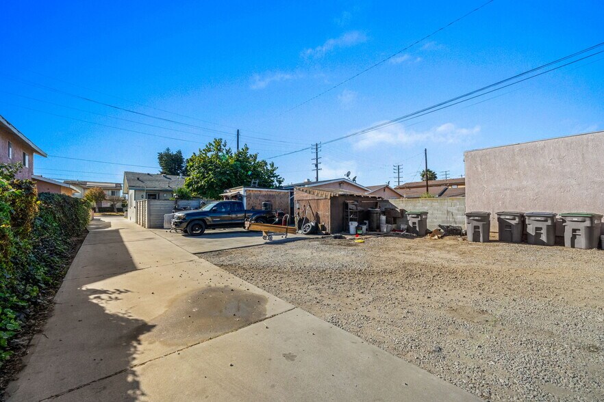 More Photos Of 339-341 E 220th St, Carson Multifamily For Sale