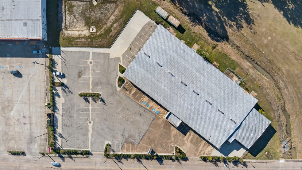 More Photos Of 2606 Cherry Brook Ln, Pasadena Warehouse For Sale