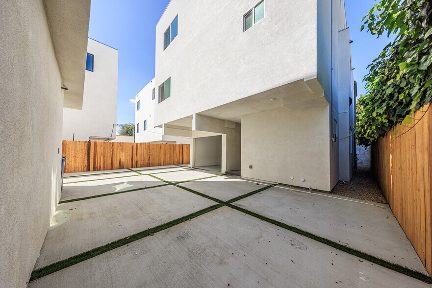 More Photos Of 2847 S Victoria Ave, Los Angeles Multifamily For Sale