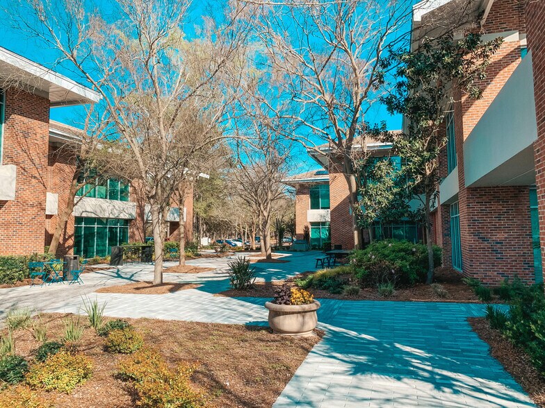 More Photos Of 501 Wando Park Blvd, Mount Pleasant Unknown For Lease