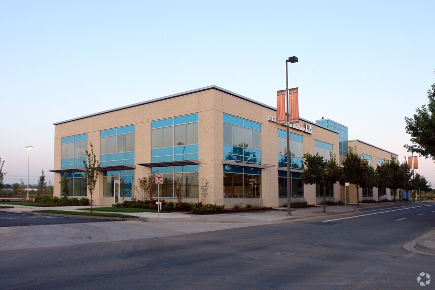 More Photos Of 9600 NE Cascades Pky, Portland Unknown For Lease