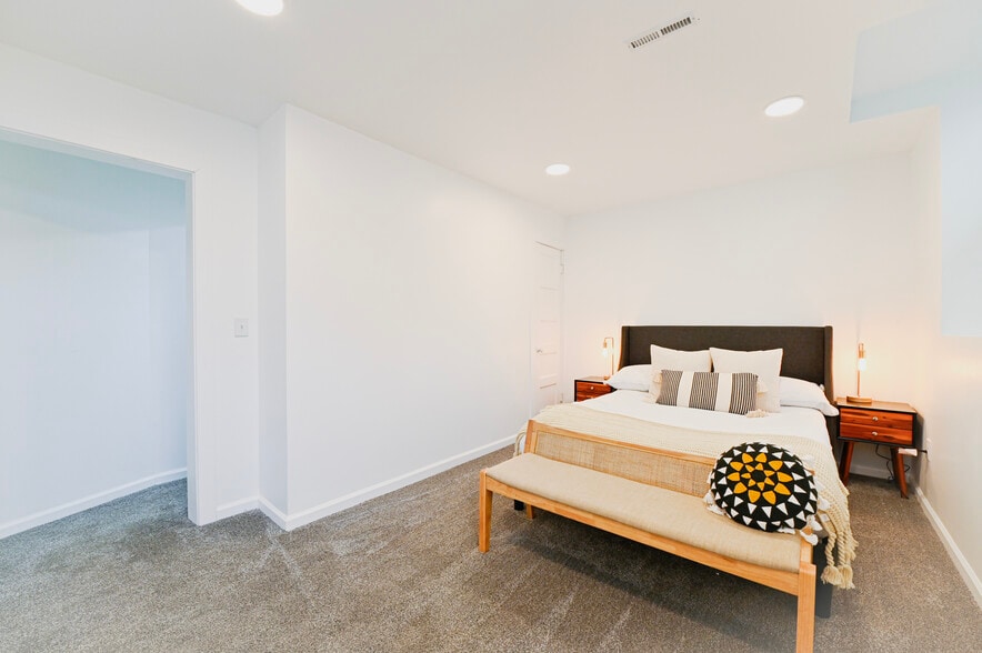 More Photos Of 5519 Northwest Radial Hwy, Omaha Medical For Sale