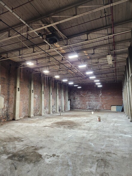 More Photos Of 565 N Main St, Woonsocket Warehouse For Lease