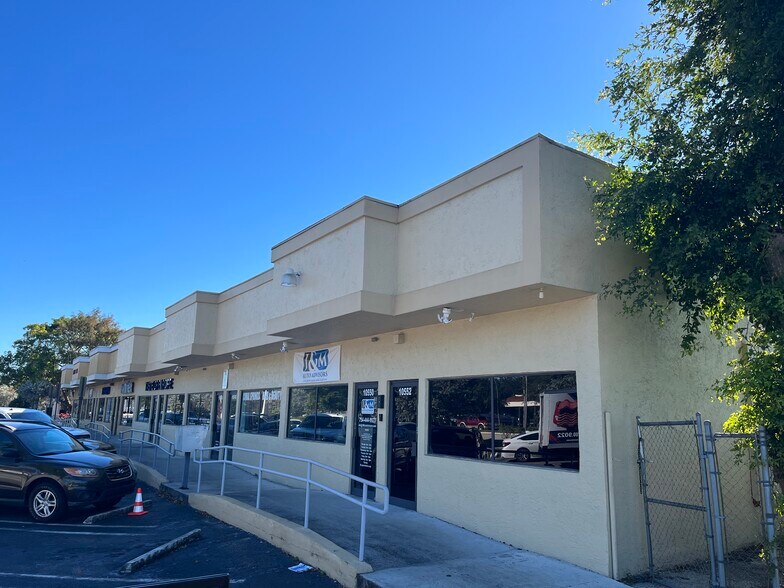 More Photos Of 10542-10552 Wiles Rd, Coral Springs Freestanding For Lease