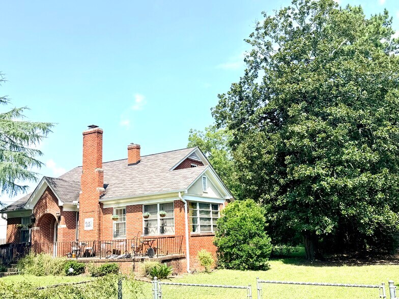 More Photos Of 710 Raleigh St, West Columbia Office For Lease
