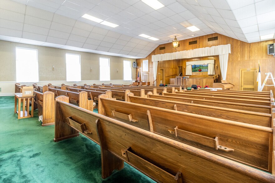More Photos Of 5502 Dayton Blvd, Chattanooga Religious Facility For Sale