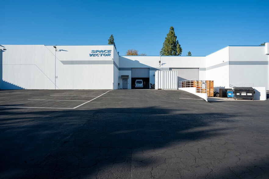More Photos Of 20520 Nordhoff St, Chatsworth Industrial For Sale