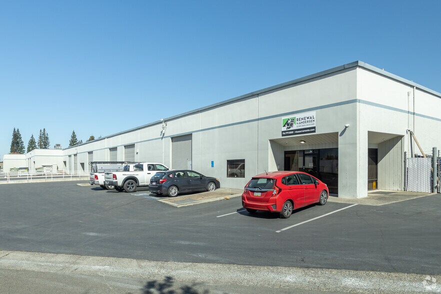 More Photos Of 11320 Trade Center Dr, Rancho Cordova Warehouse For Lease
