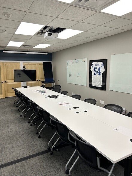 More Photos Of 8846 E 33rd St, Indianapolis Warehouse For Sale