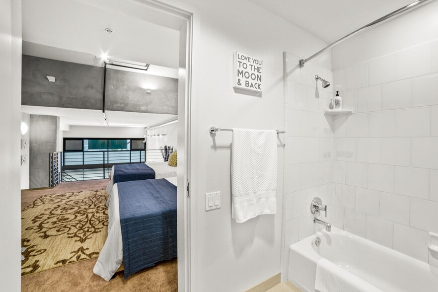 More Photos Of 350 11th Ave, San Diego Apartments For Sale