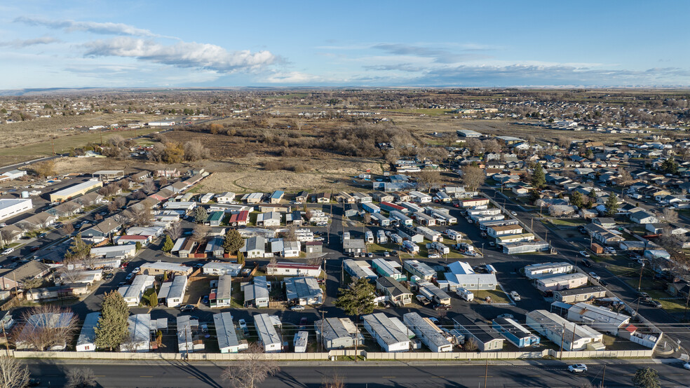 Primary Photo Of 445 E Jennie Ave, Hermiston Multifamily For Sale