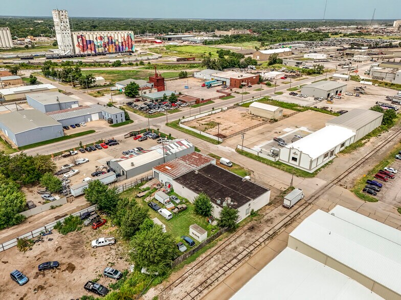 More Photos Of 925 E 19th St, Wichita Warehouse For Sale