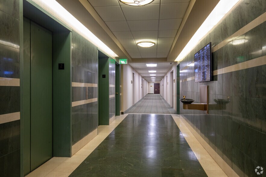 More Photos Of 98 Cuttermill Rd, Great Neck Office For Lease