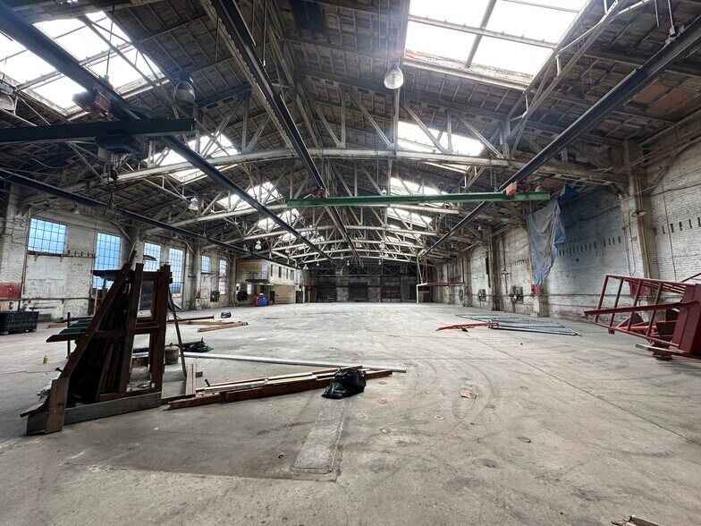 More Photos Of 2635-2717 Peralta St, Oakland Warehouse For Lease