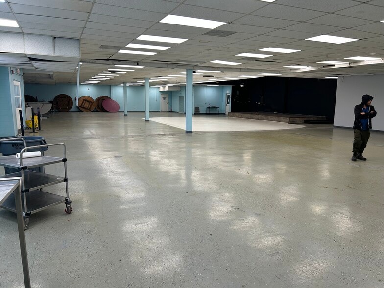 More Photos Of 1718 Lafayette Rd, Indianapolis Flex For Sale