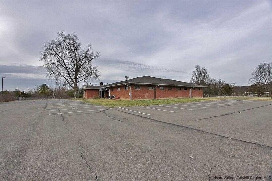 More Photos Of 451 Washington Avenue Ext, Saugerties Hospitality For Sale