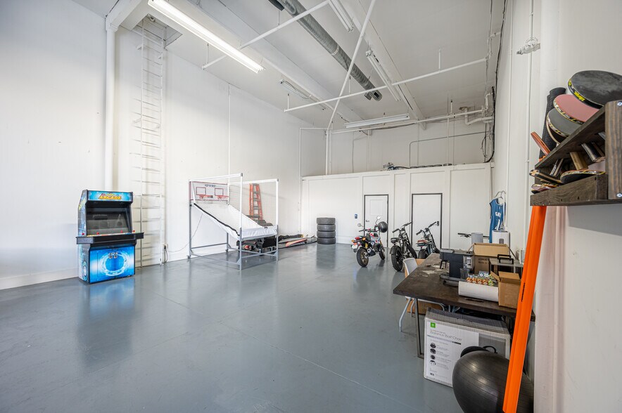 More Photos Of 1932 Kellogg Ave, Carlsbad Research And Development For Lease