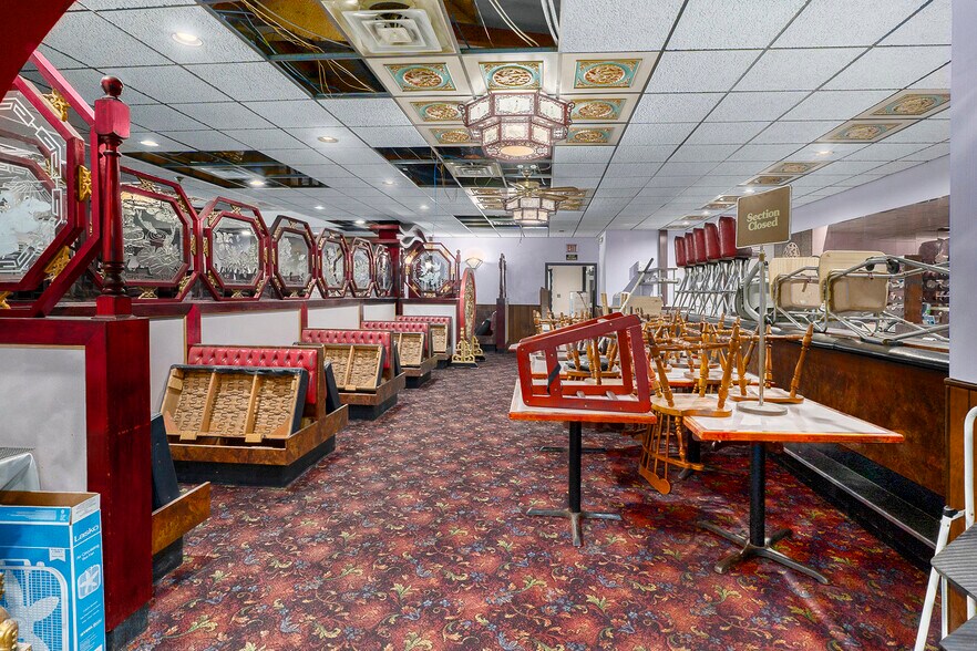 More Photos Of 2320 S Dort Hwy, Flint Restaurant For Sale