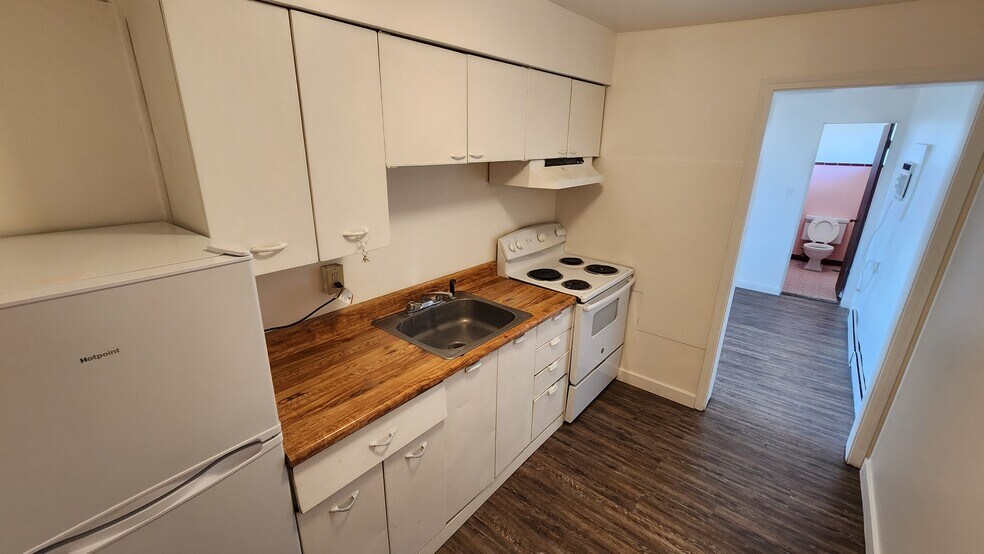 More Photos Of 1006 W 3rd Ave, Moses Lake Apartments For Sale