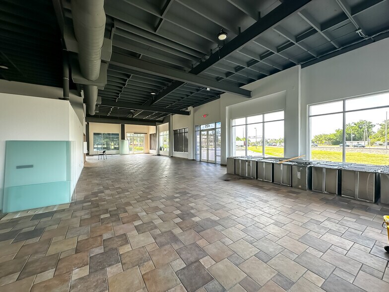 More Photos Of 425 S Lake Parker Ave, Lakeland Office For Lease